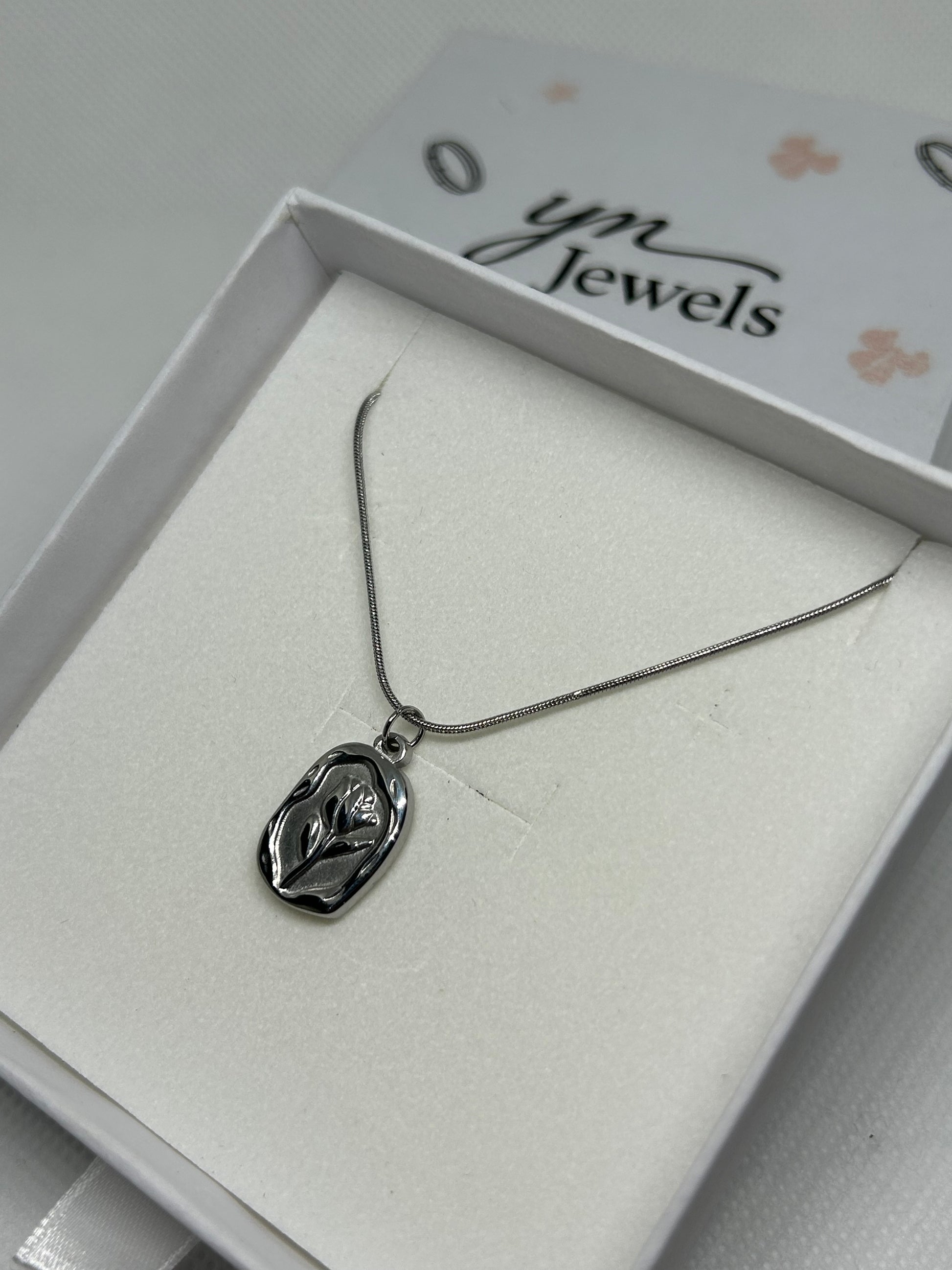 Collier bloom