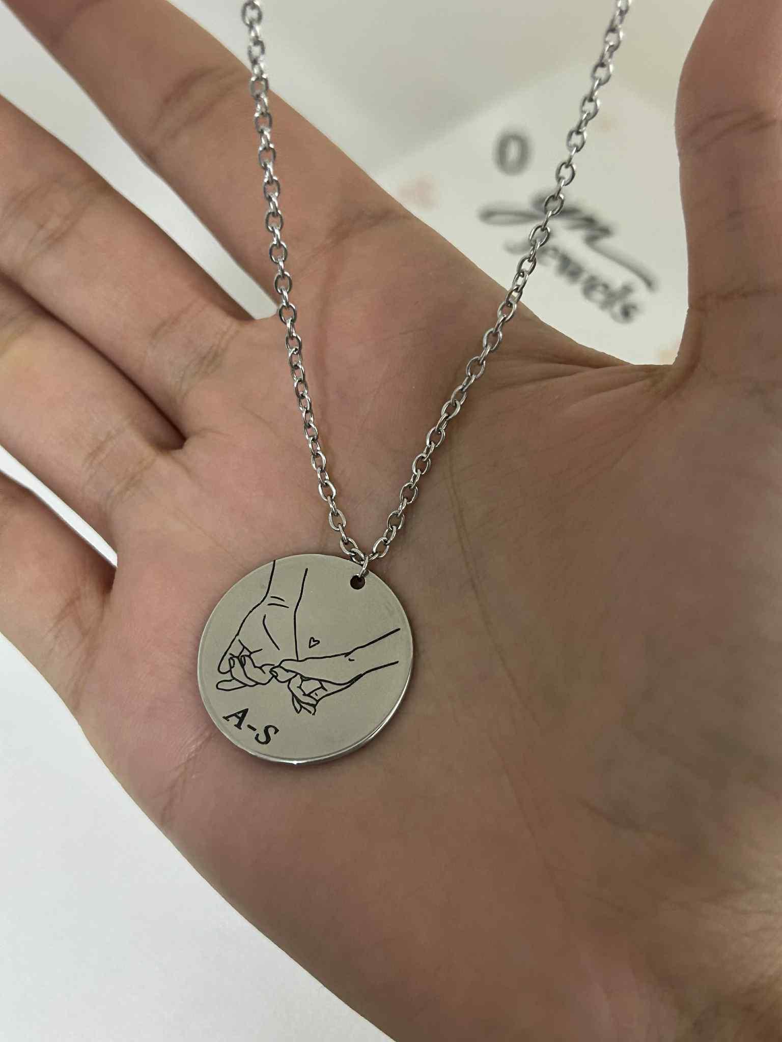 Collier Gravure Main dans la Main - Ym Jewels