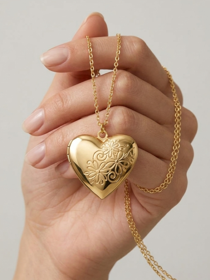 Collier Cœur Gravé Élégance