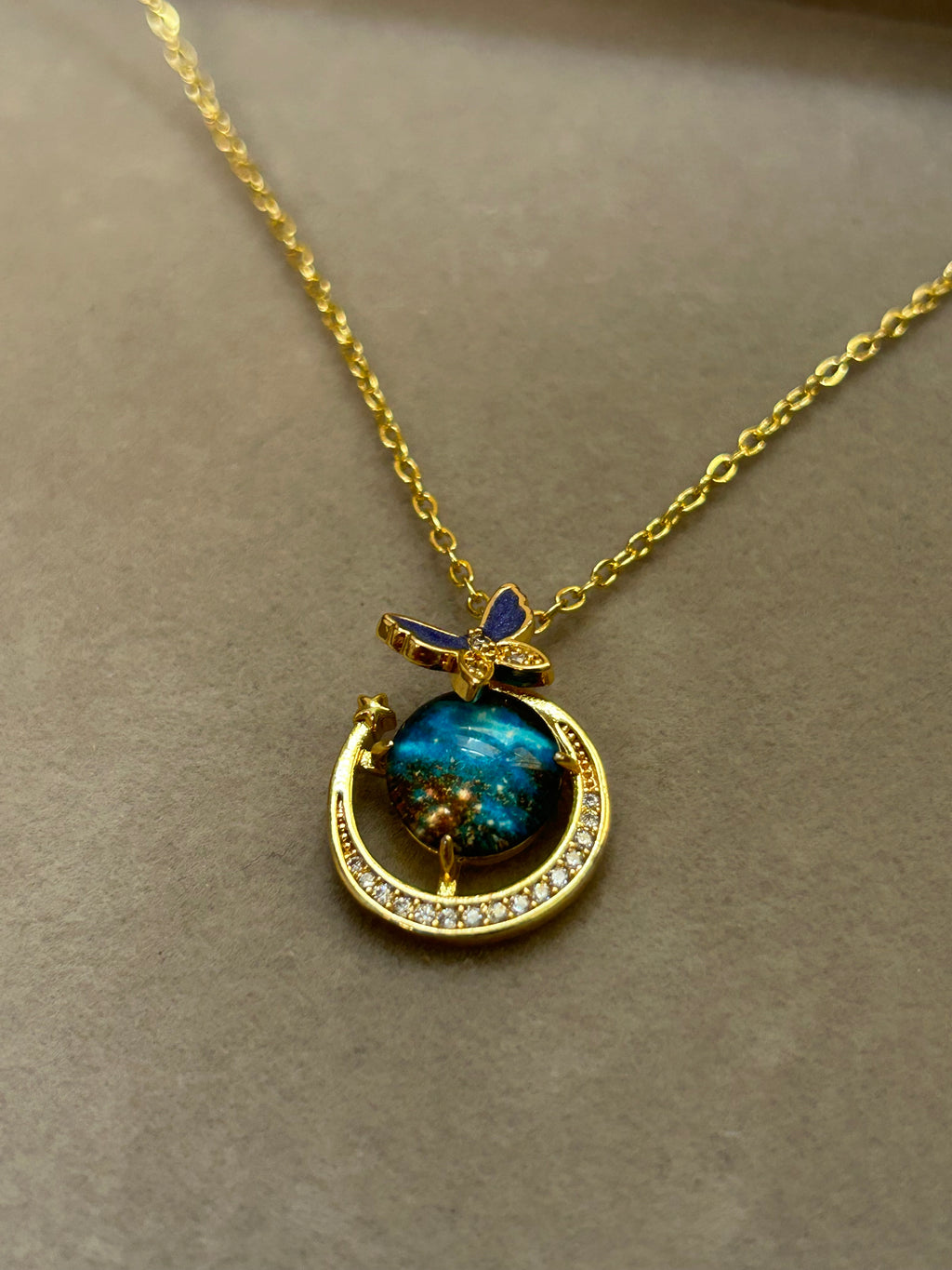 Collier lune & papillon