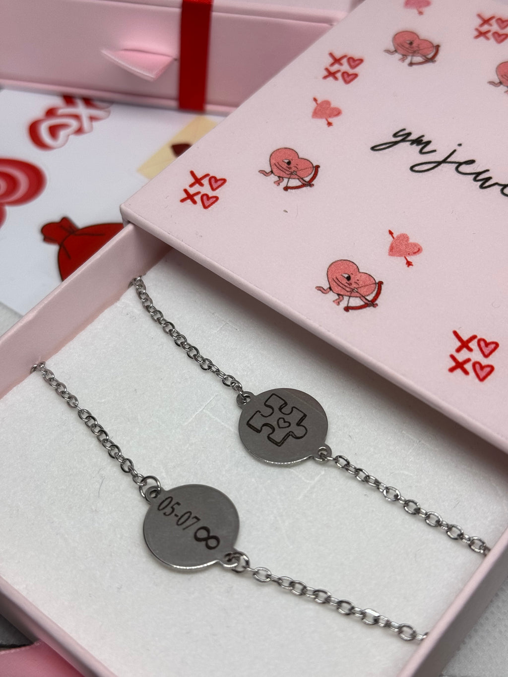 Bracelets Puzzle & Date