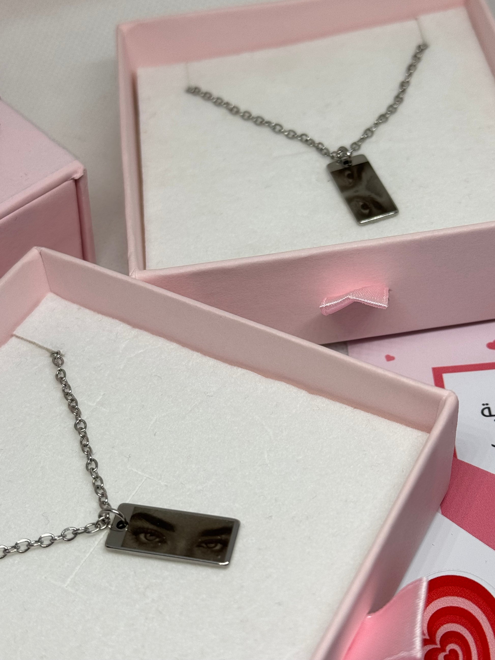 Collier Regard Gravé