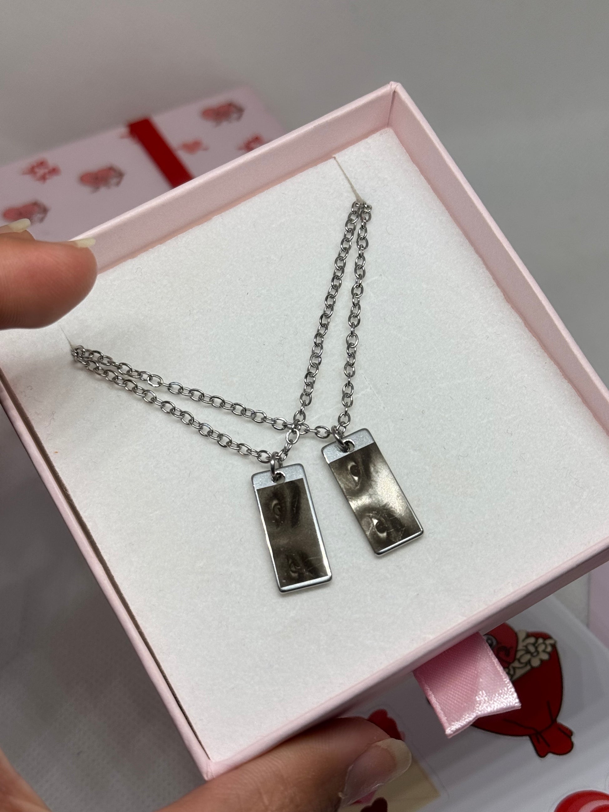 Collier Regard Gravé