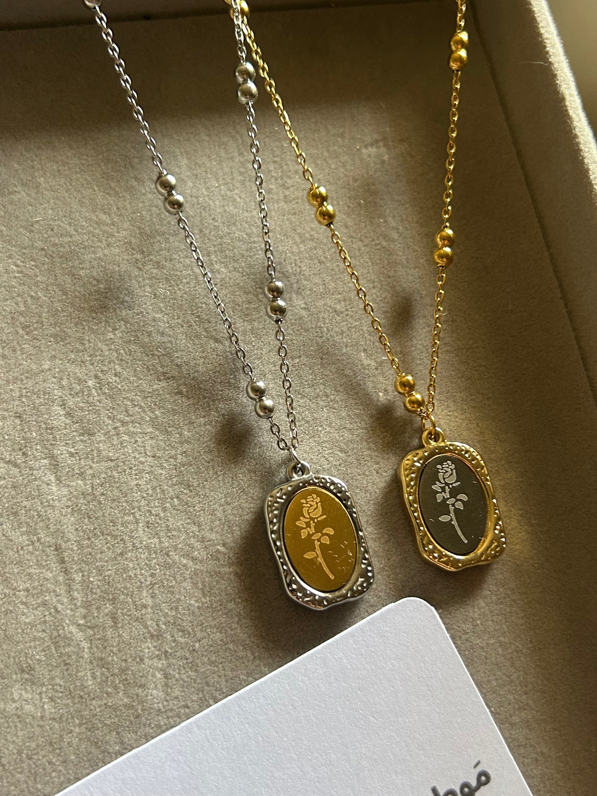 Collier Fleur Gravée